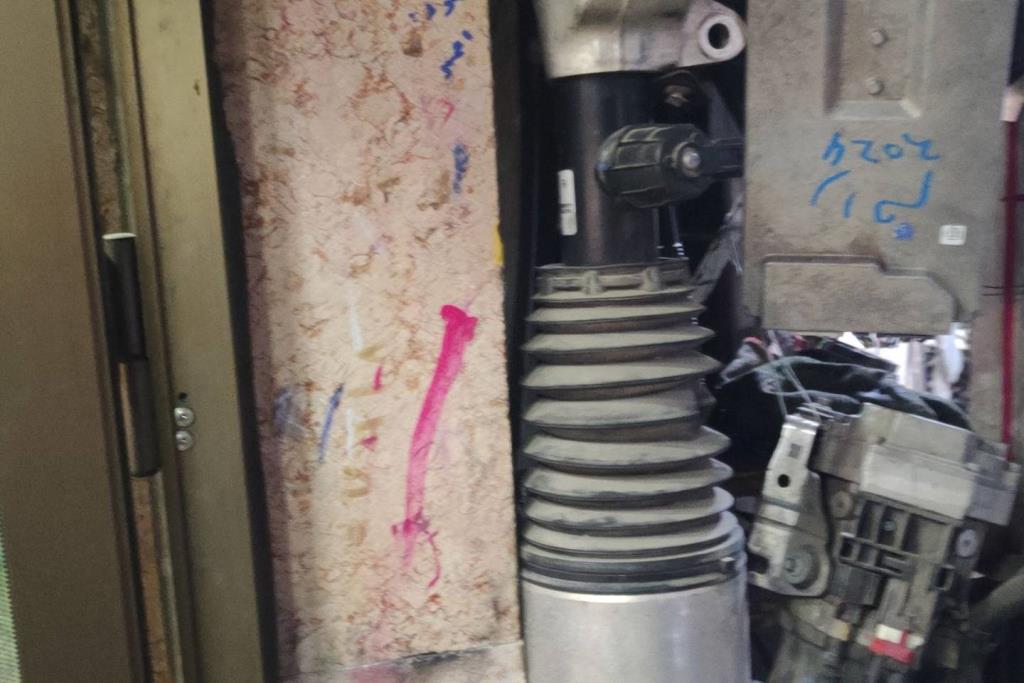  Shock Absorber Jeep Grand Cherokee