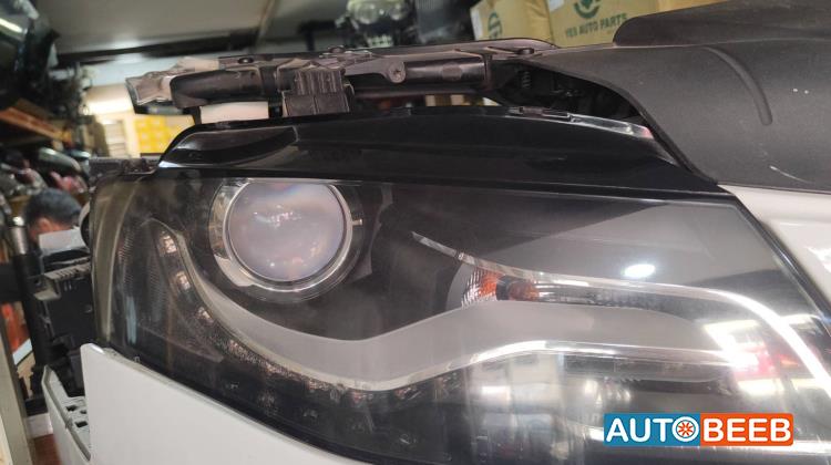 ضوء امامي يمين اودي a4 2010 2011