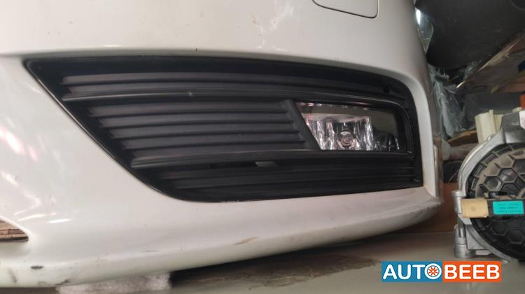 برواز كشاف امامي شمال اودي a4 2014 2015