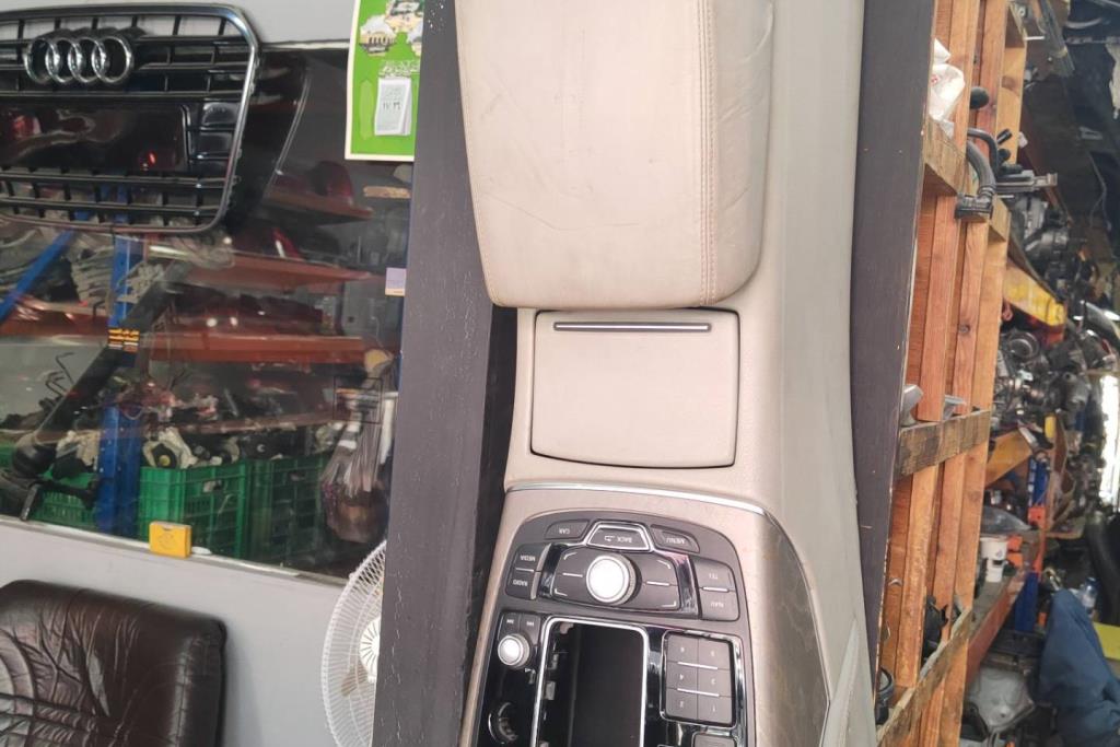 Cabin  Dashboard Audi A6