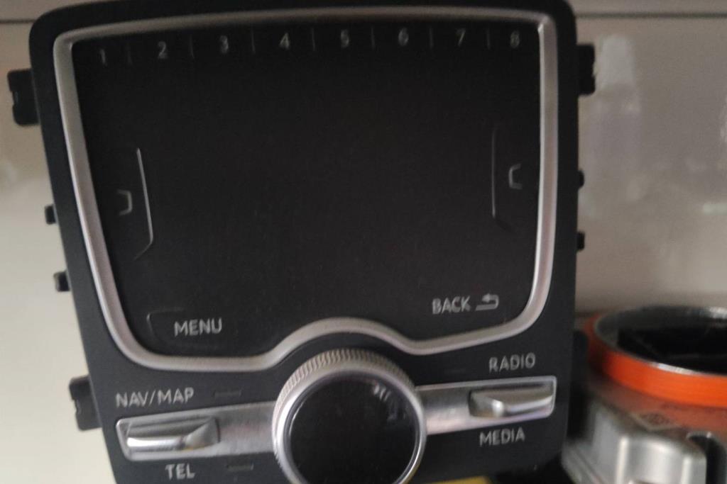 Cabin  Control buttons Audi Q7