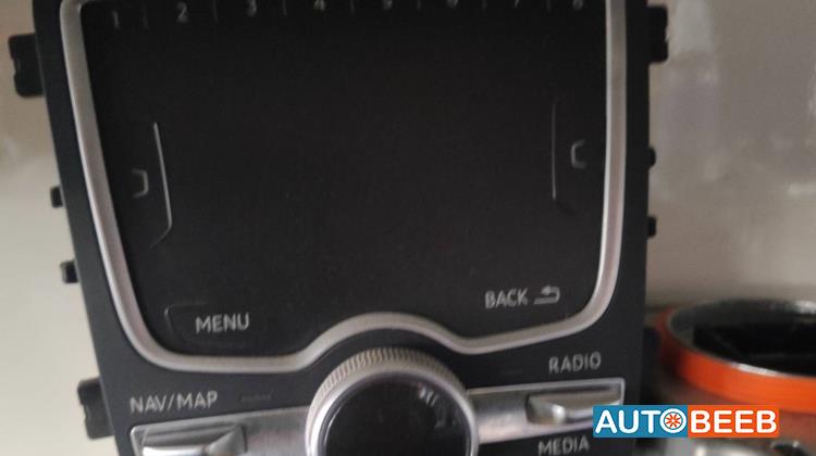 Cabin  Control buttons Audi Q7