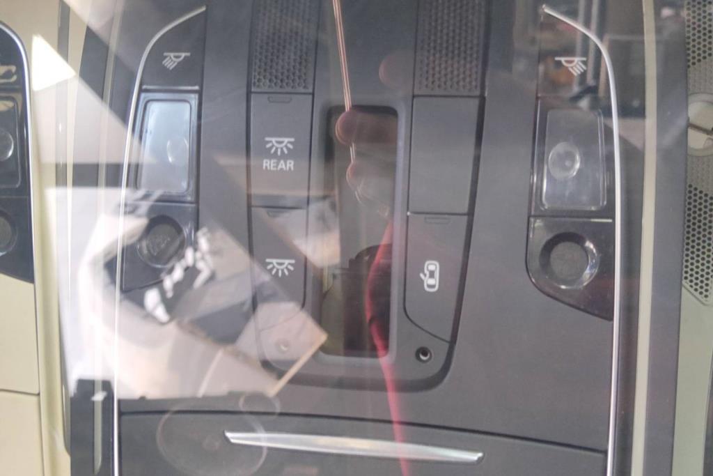 ضوء غرفه اودي a8 2015 2016