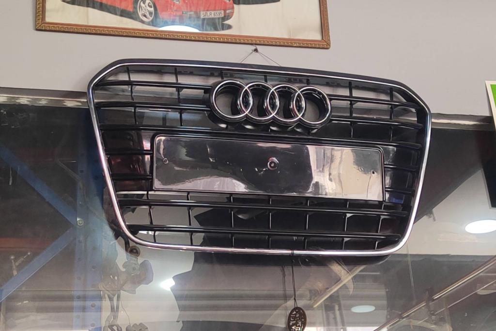 Body  Grilles Audi A6