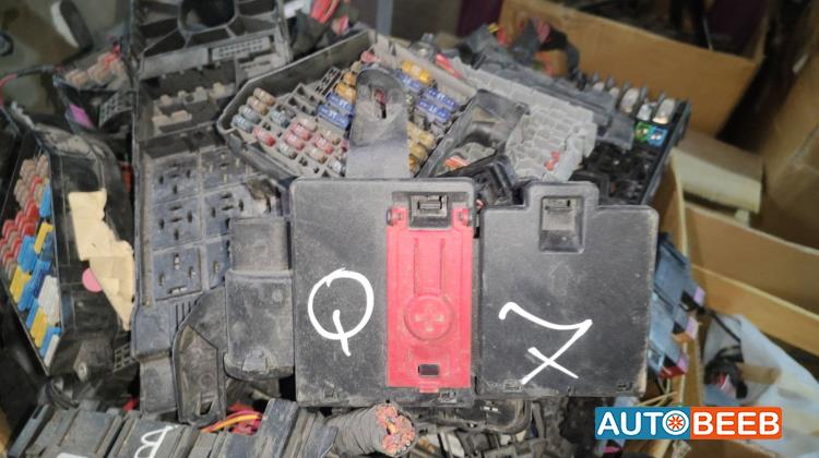 علبه فيوزات أودي Q7 2016 2017