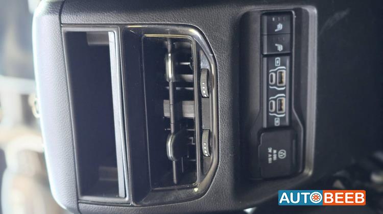 جيب جراند شيروكي 2023