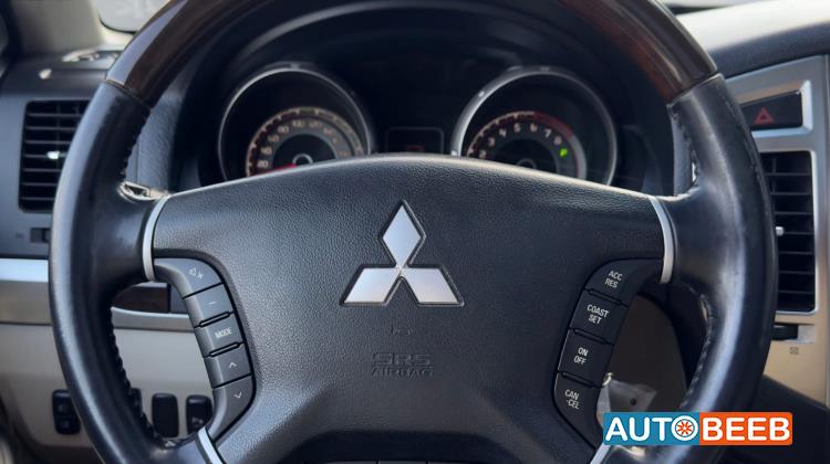 Mitsubishi Pajero 2016
