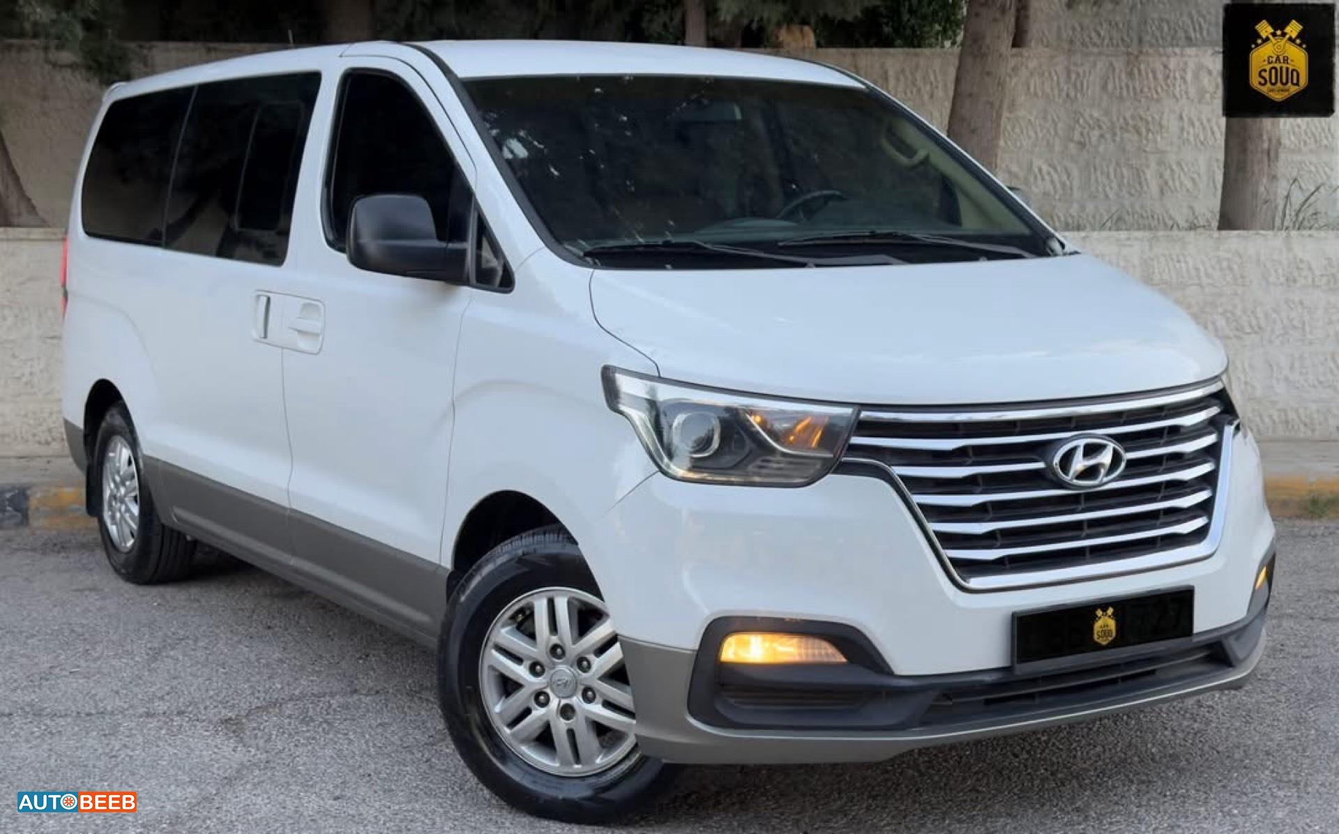 Minibus Hyundai 2019