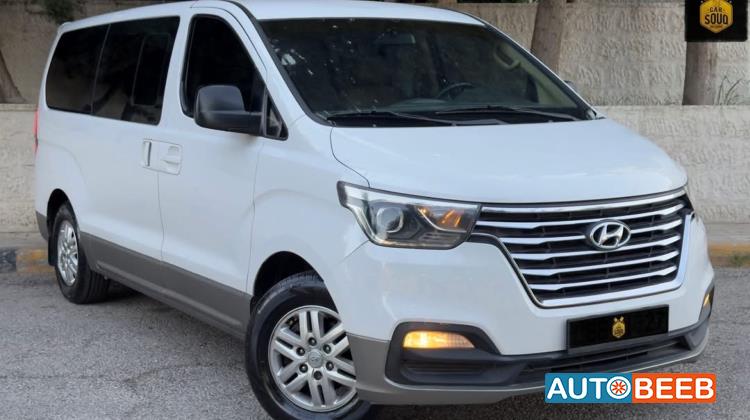 Minibus Hyundai 2019