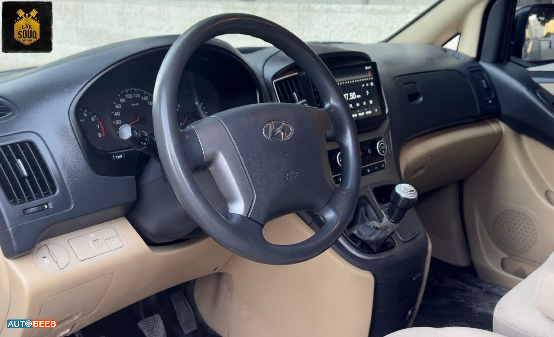 Minibus Hyundai 2019
