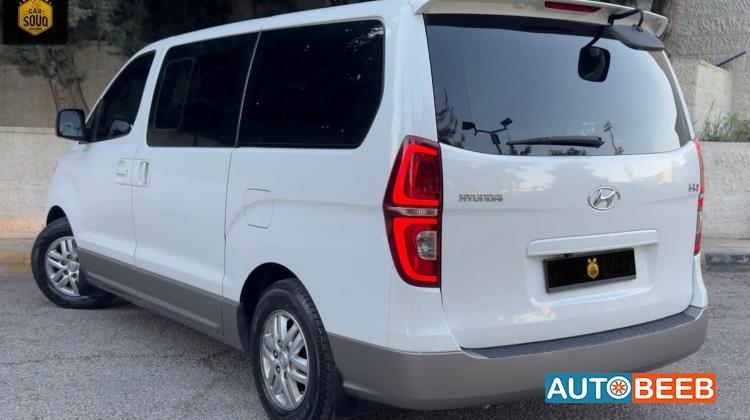 Minibus Hyundai 2019