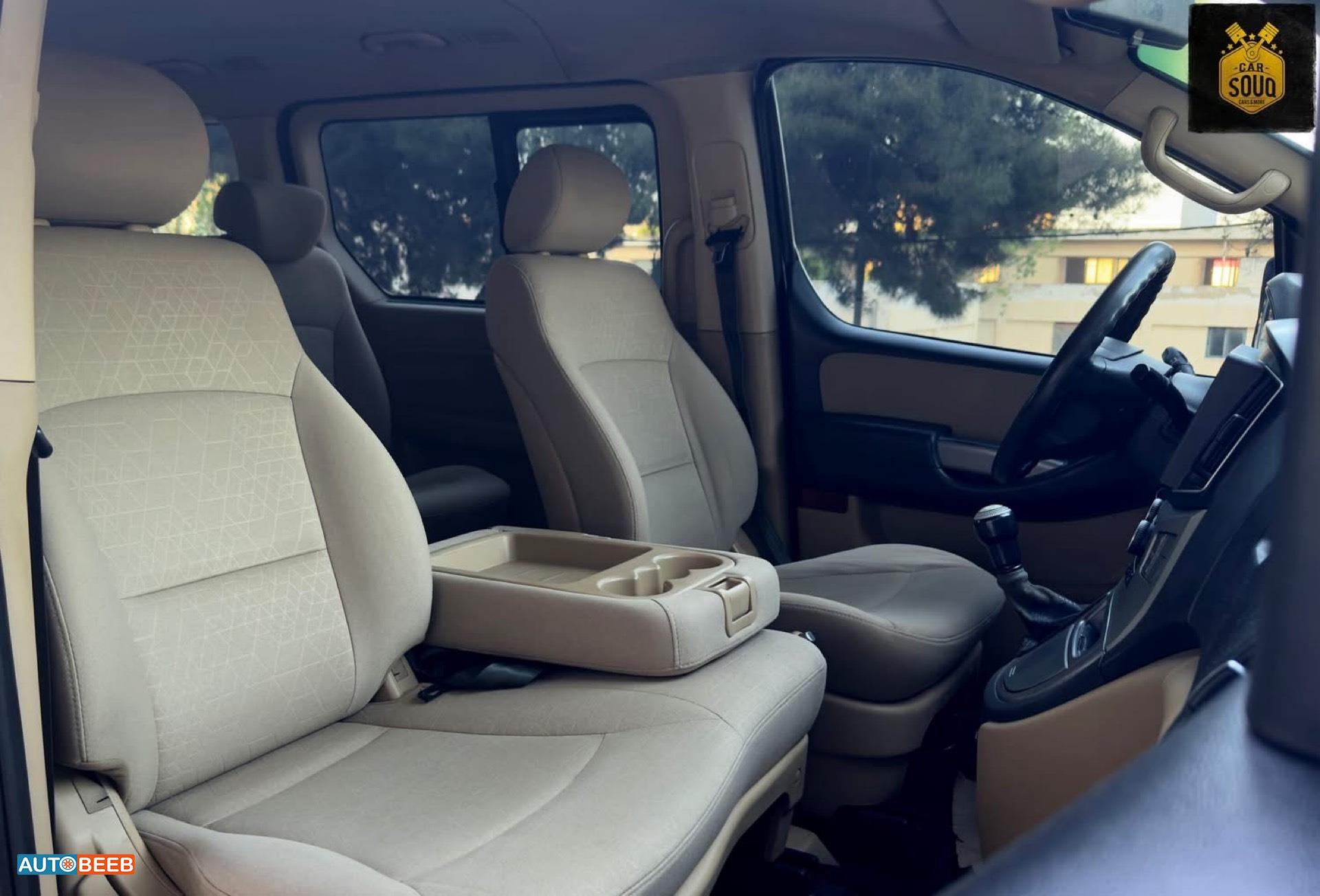 Minibus Hyundai 2019