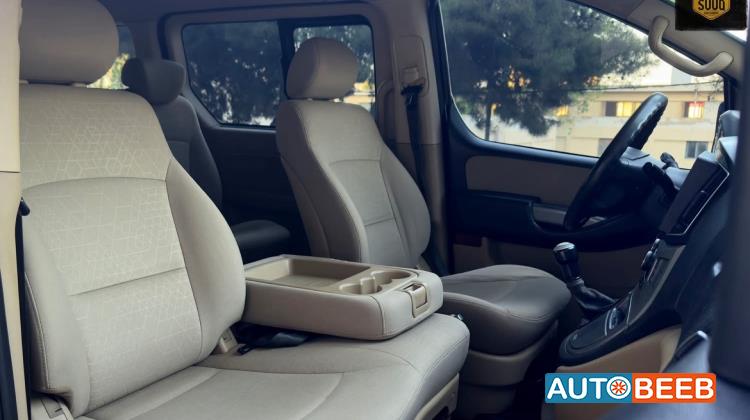 Minibus Hyundai 2019