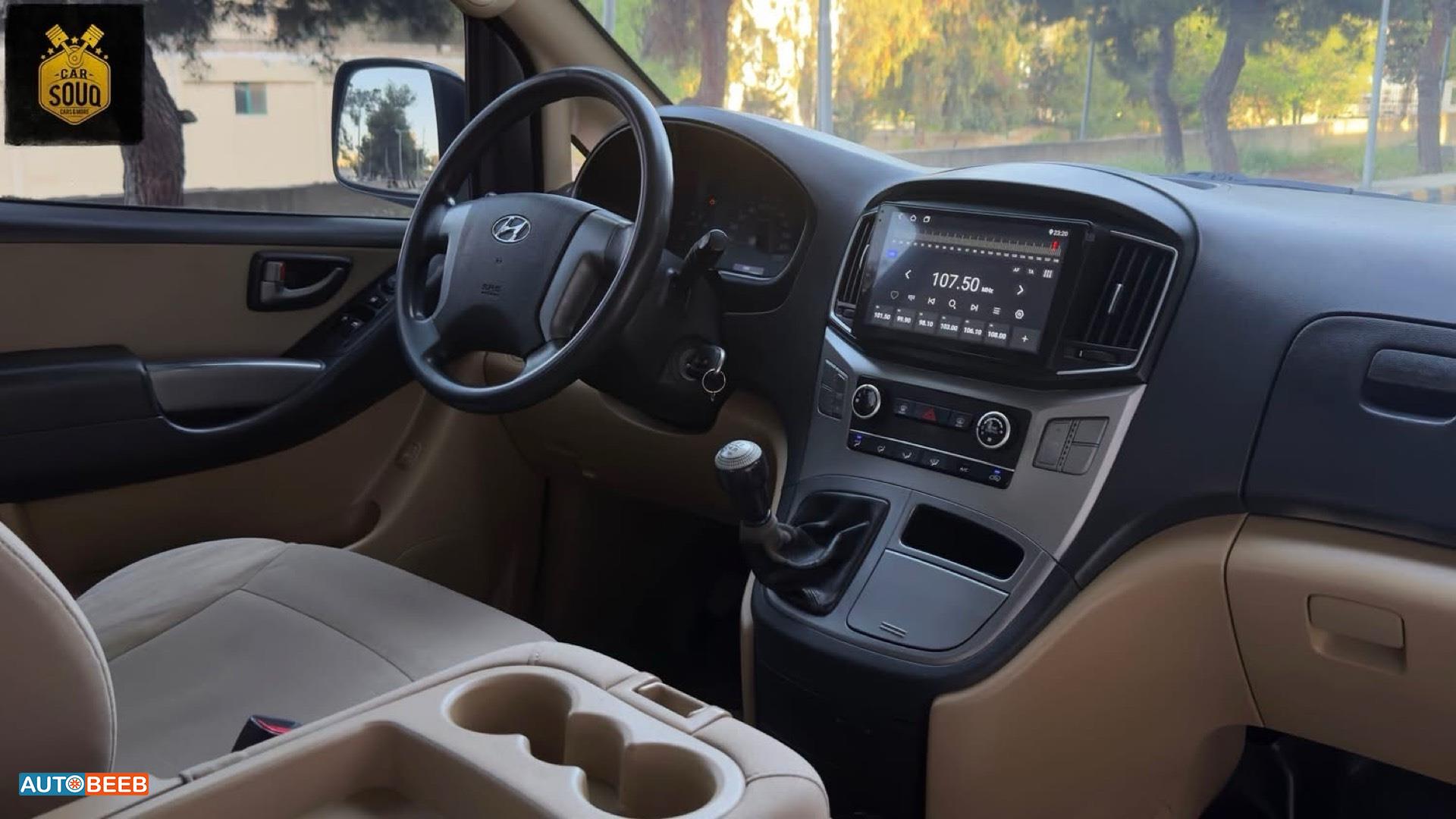 Minibus Hyundai 2019