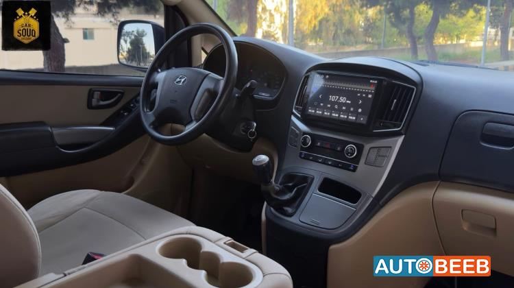 Minibus Hyundai 2019