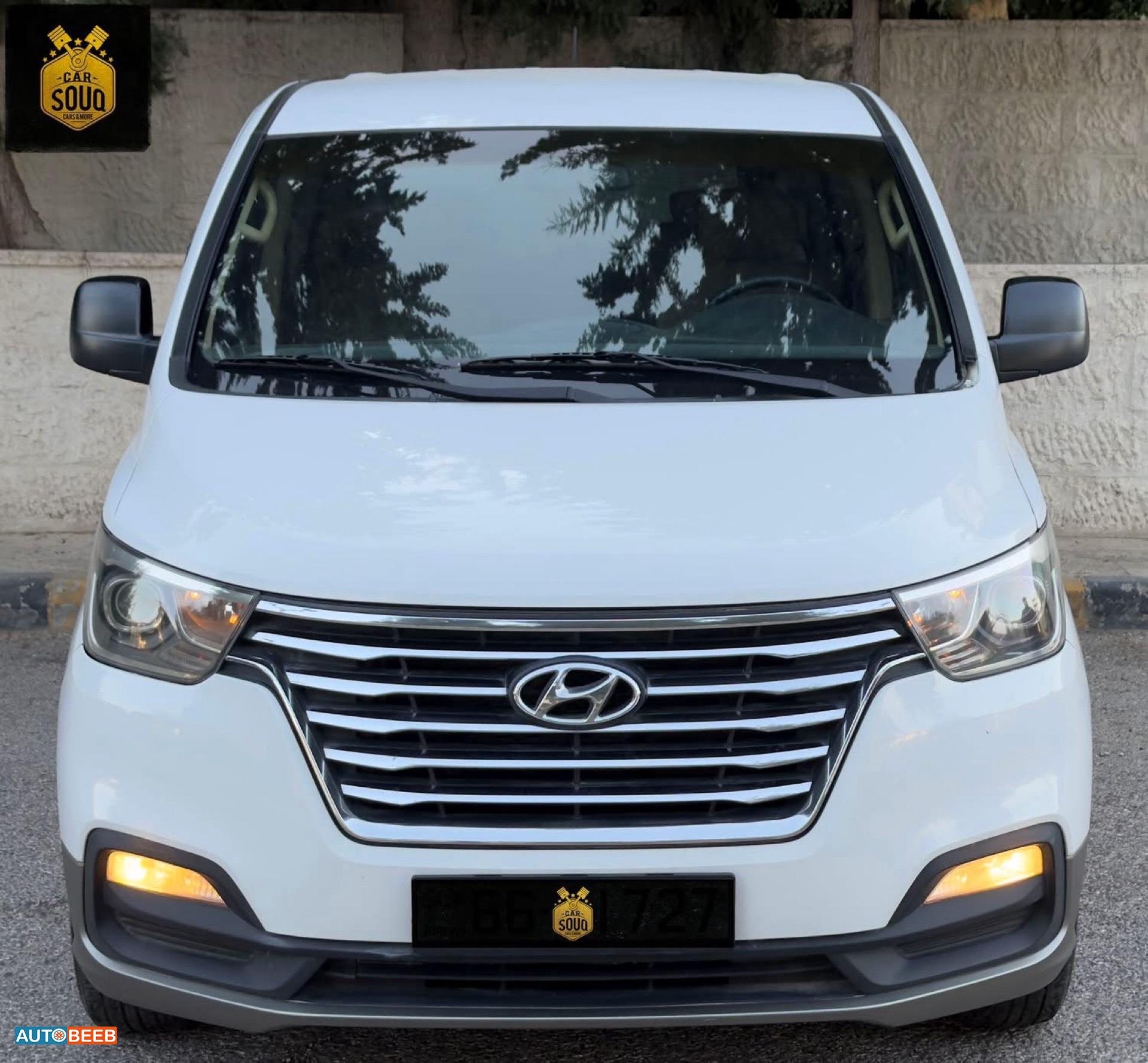 Minibus Hyundai 2019