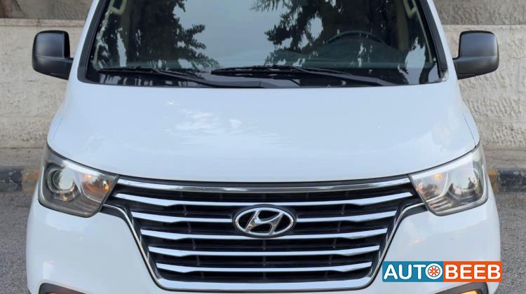 Minibus Hyundai 2019