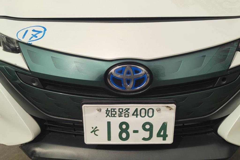 Body  Grilles Toyota Prius