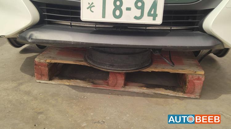Body  Grilles Toyota Prius