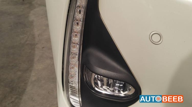 Lights Spotlight Toyota Prius