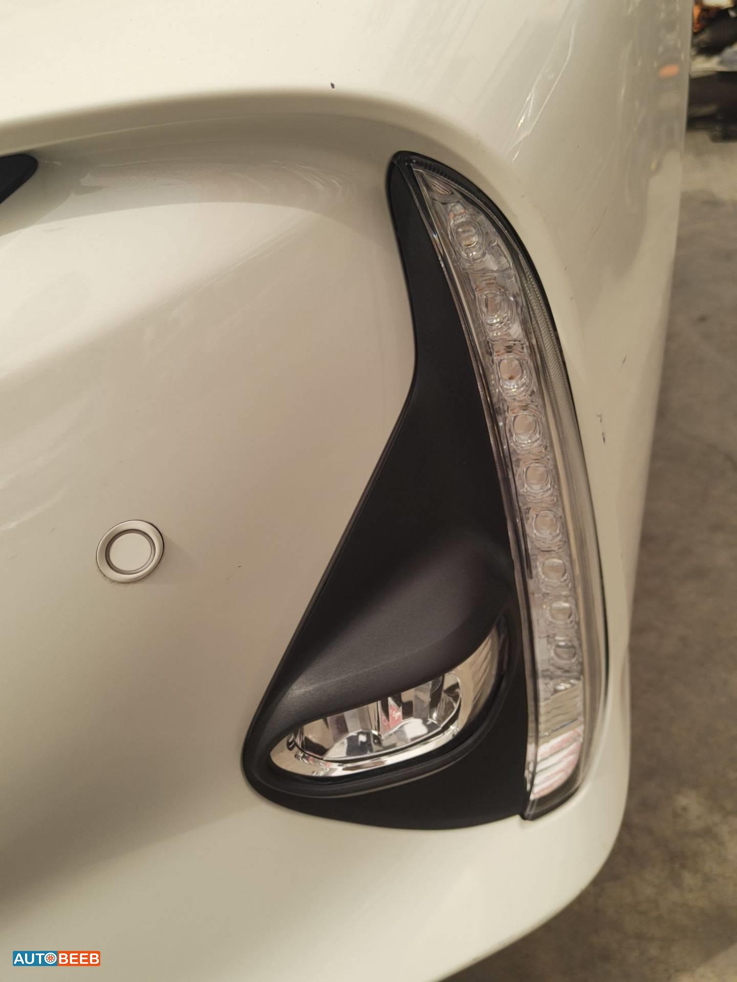 Lights Spotlight Toyota Prius