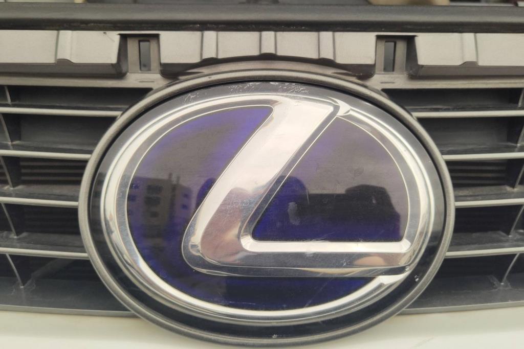 Body  Emblems Lexus CT200