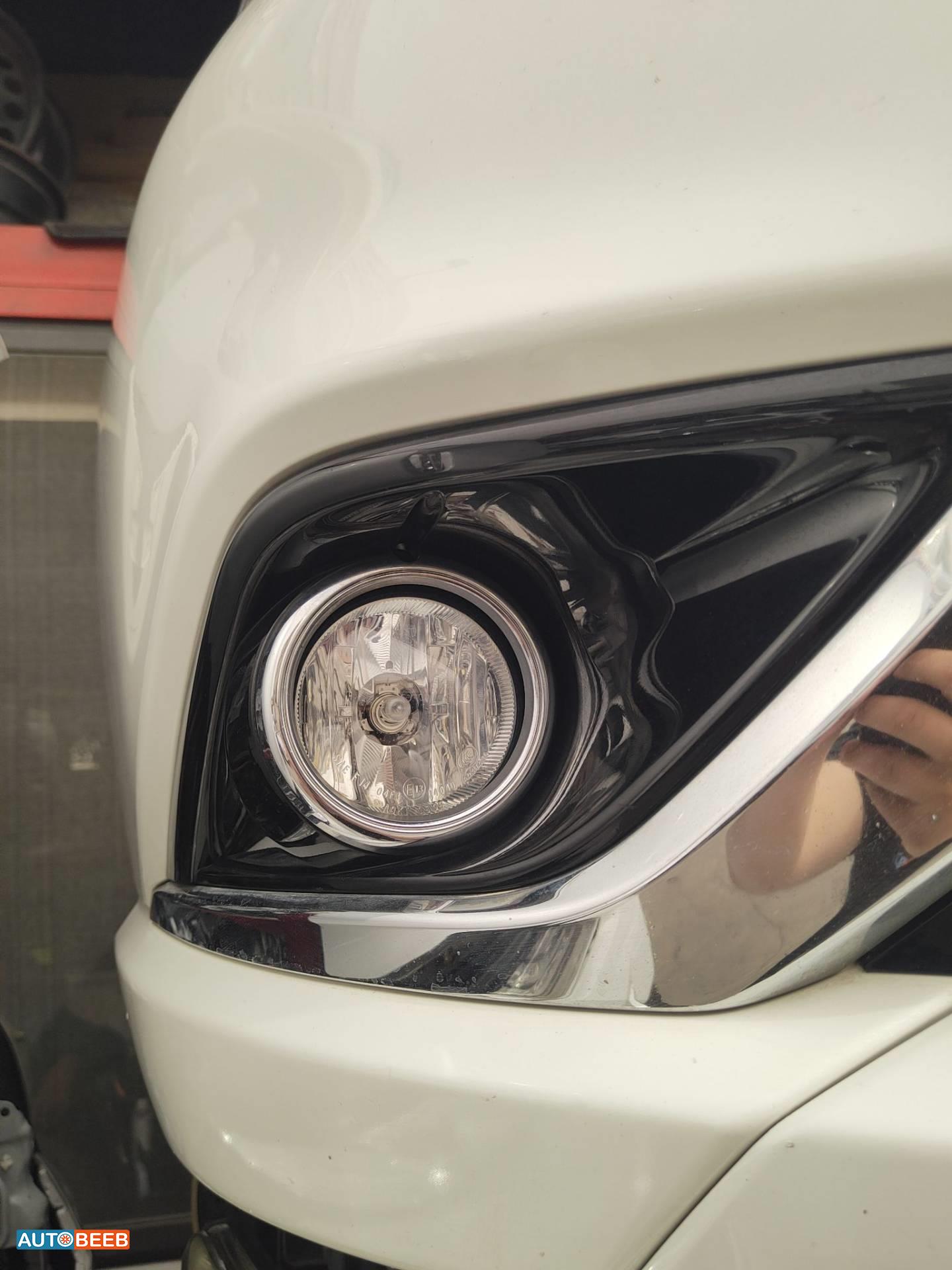 Lights Spotlight Mitsubishi Outlander