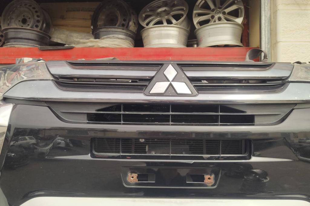 Body  Grilles Mitsubishi Outlander