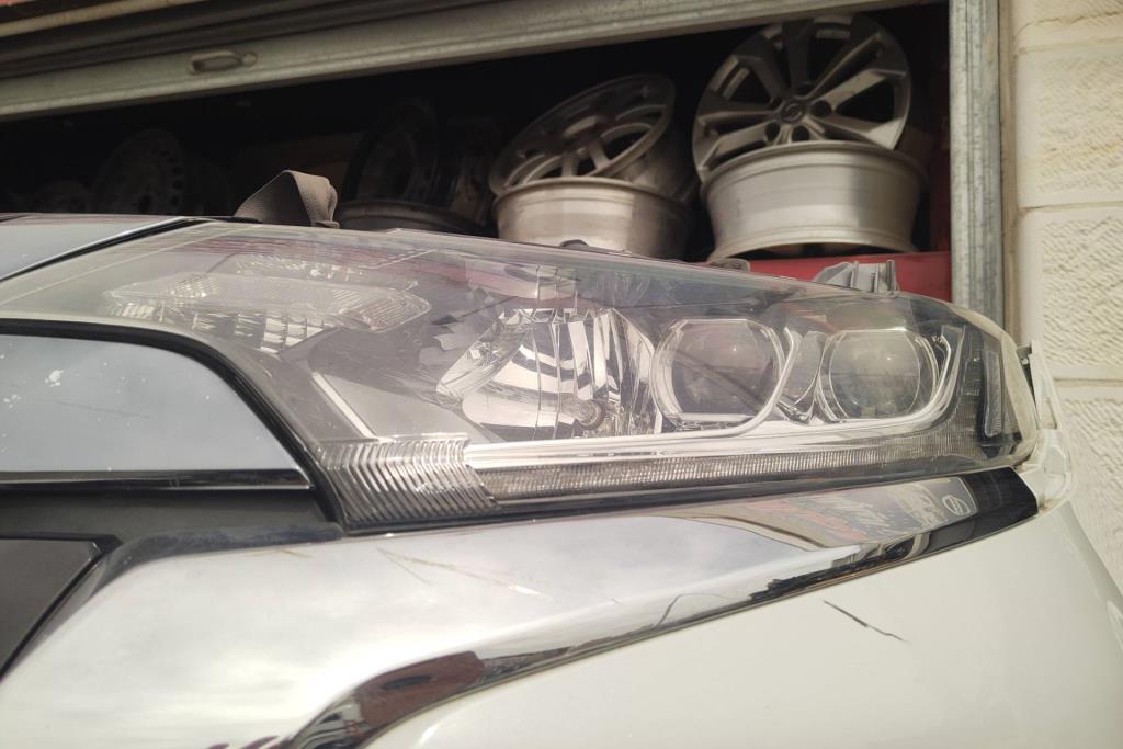 Lights Front light Mitsubishi Outlander