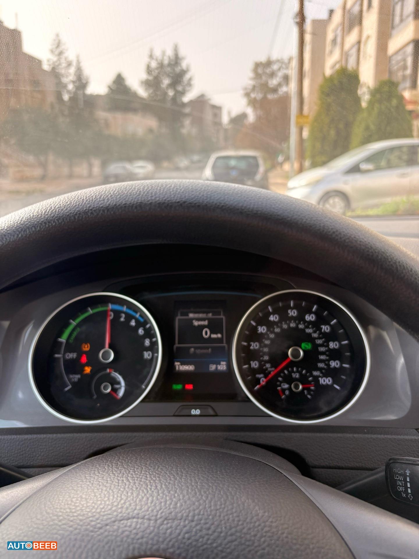 Volkswagen E-Golf 2016