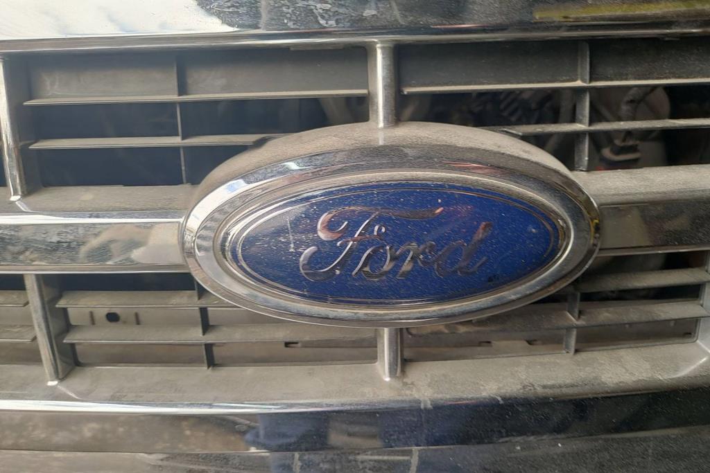 Body  Emblems Ford Escape