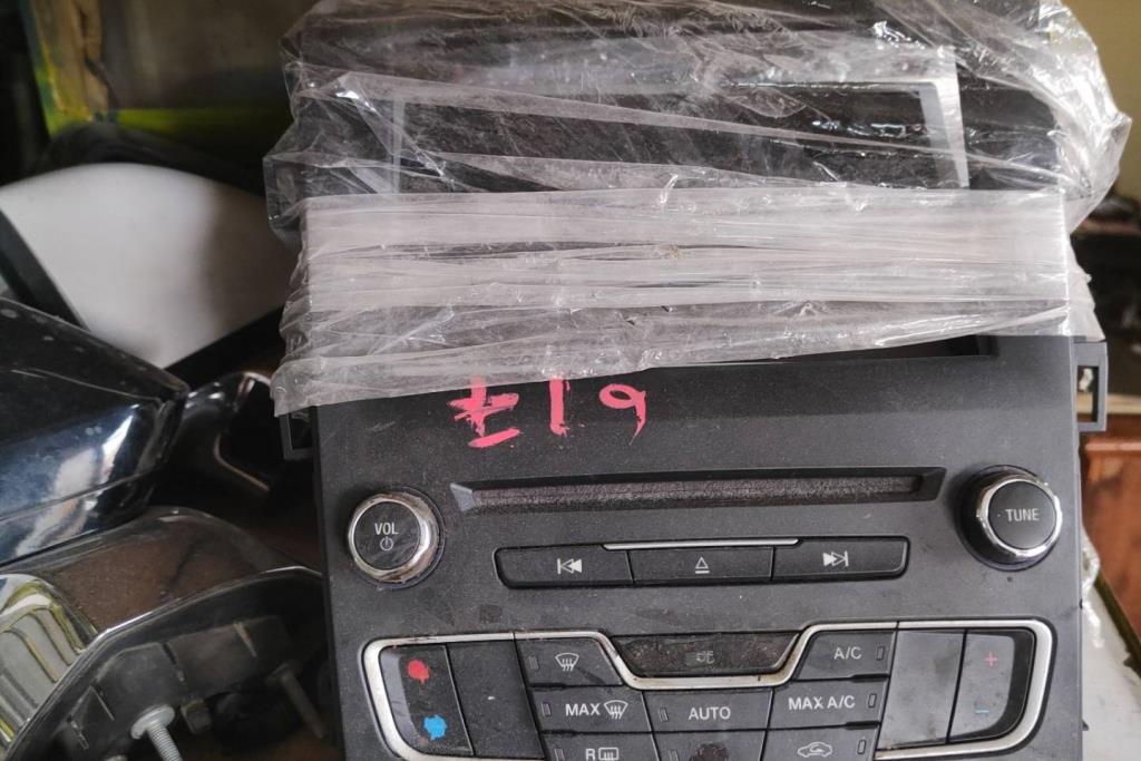 Electronics DVD Player Ford Fusion