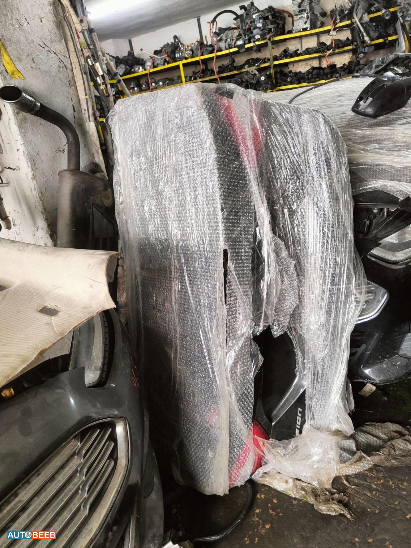 Body  Trunk Ford Fusion