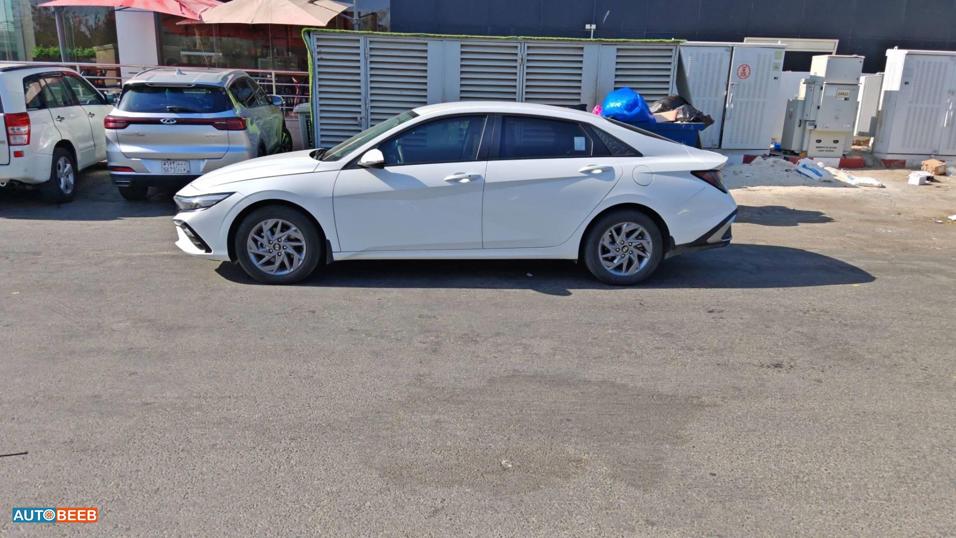 Hyundai Elantra 2025