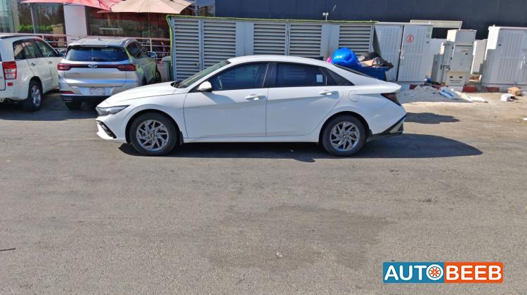 Hyundai Elantra 2025
