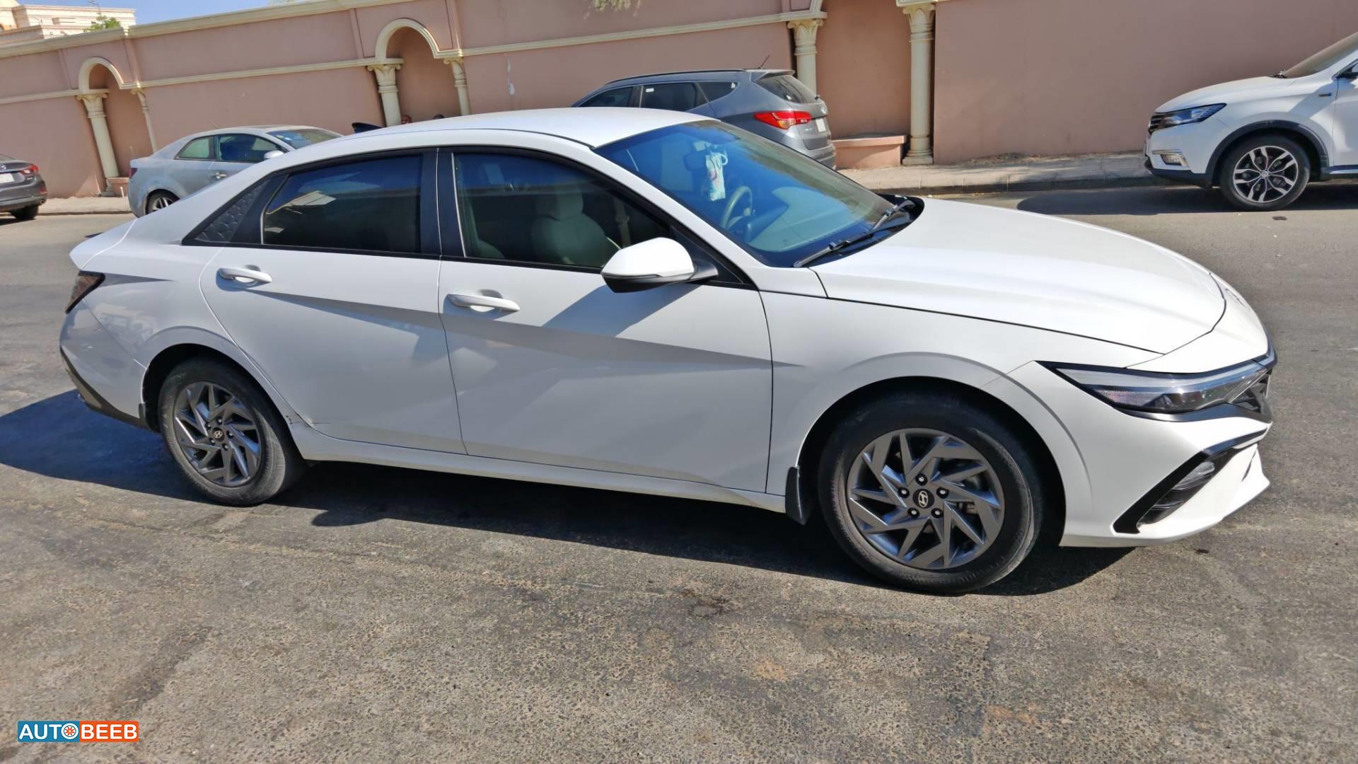 Hyundai Elantra 2025
