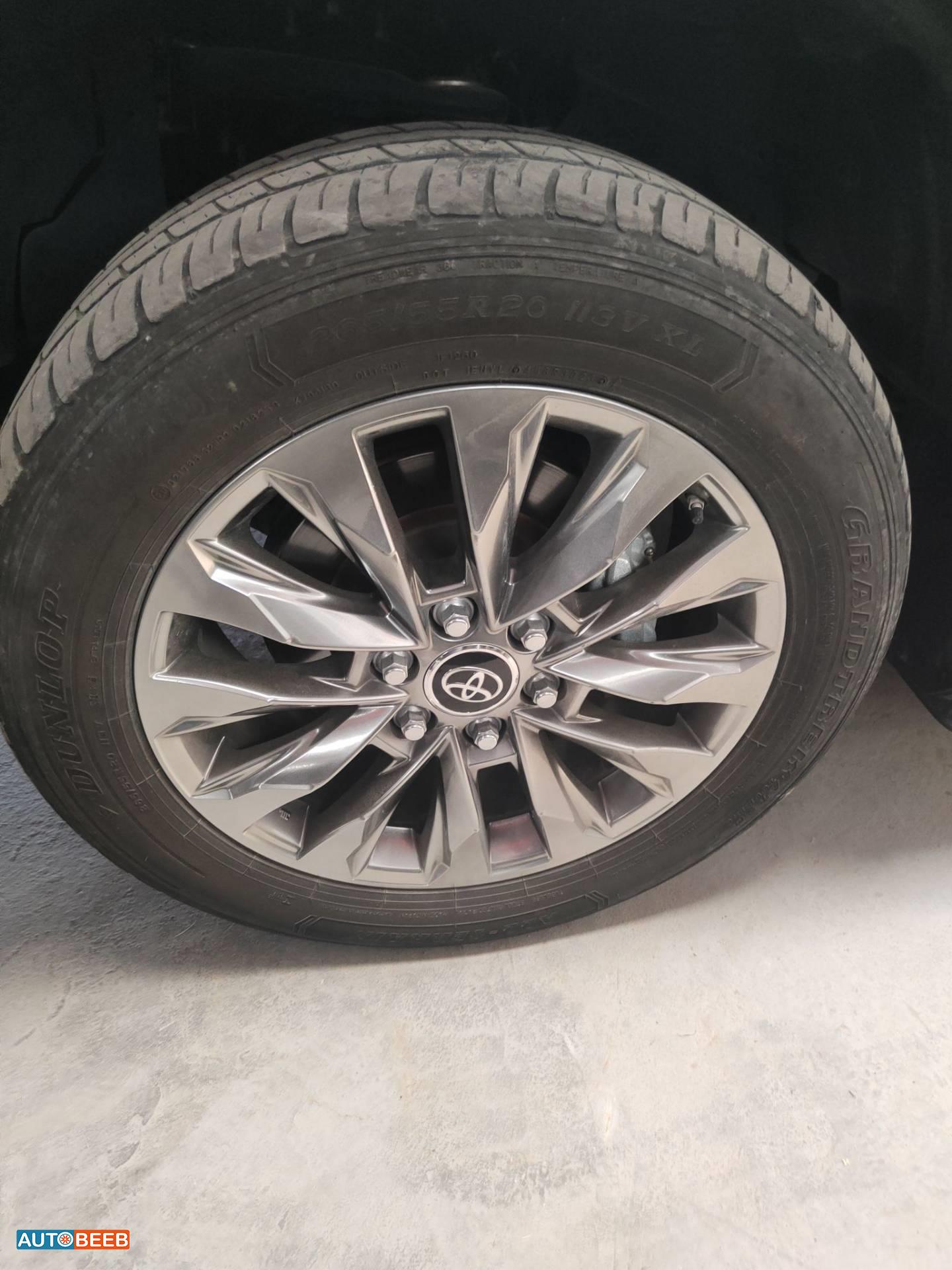 Toyota Land Cruiser 2023