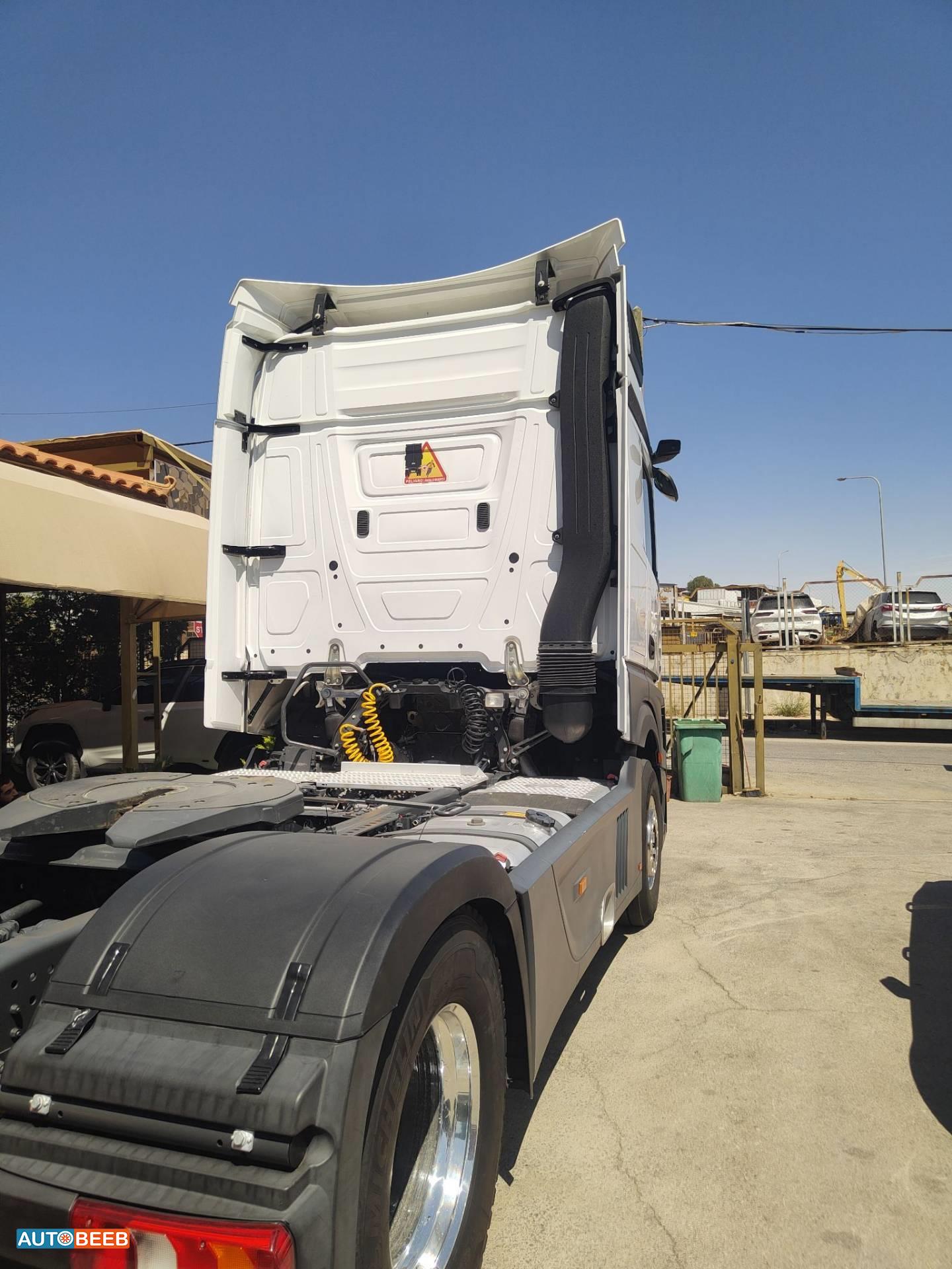 Tractor Unit Mercedes Benz 2023