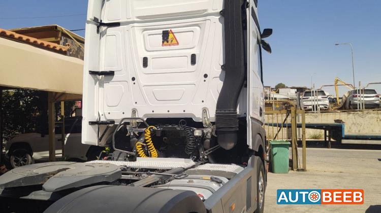 Tractor Unit Mercedes Benz 2023