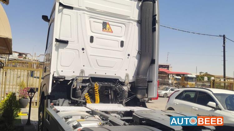 Tractor Unit Mercedes Benz 2023