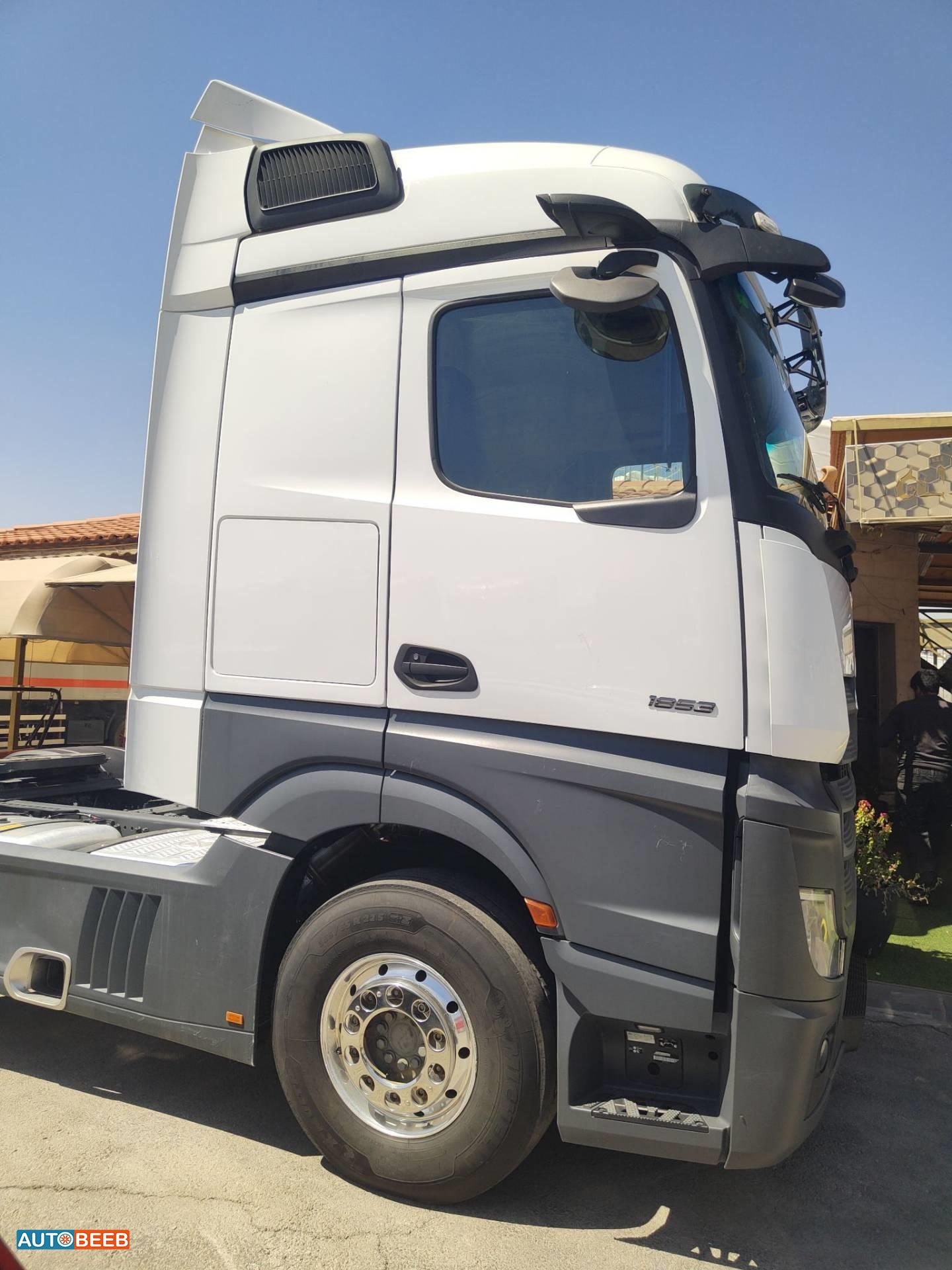 Tractor Unit Mercedes Benz 2023