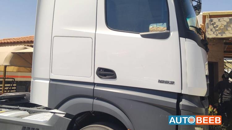 Tractor Unit Mercedes Benz 2023