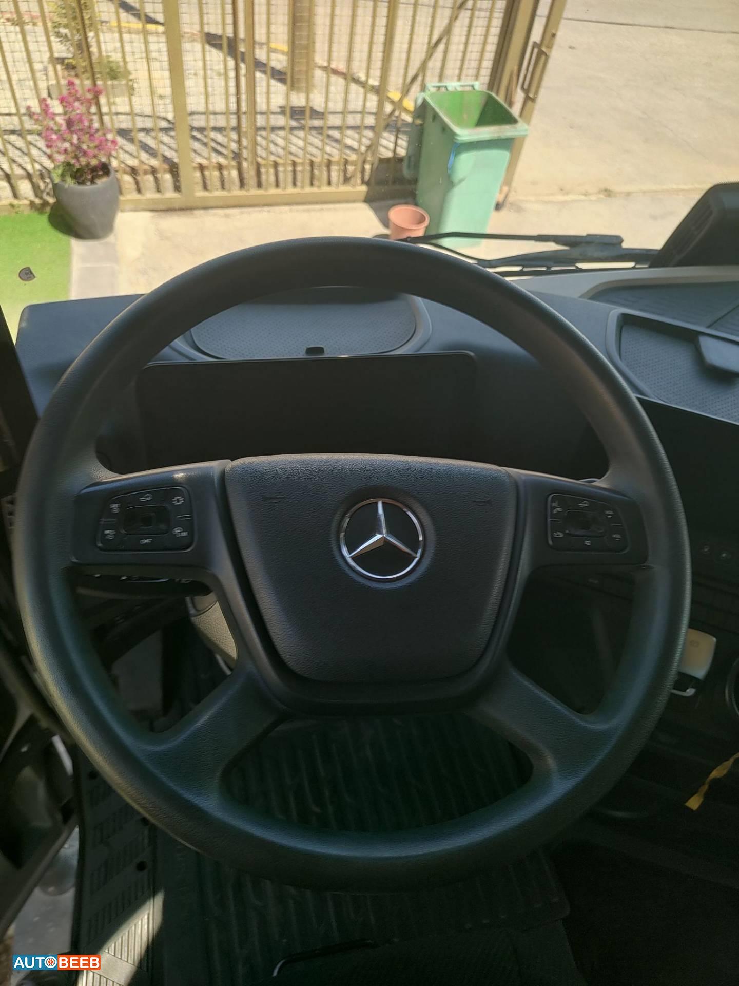 Tractor Unit Mercedes Benz 2023