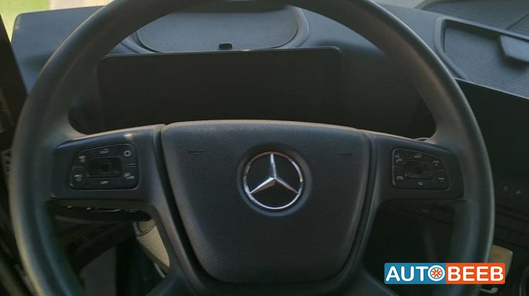Tractor Unit Mercedes Benz 2023