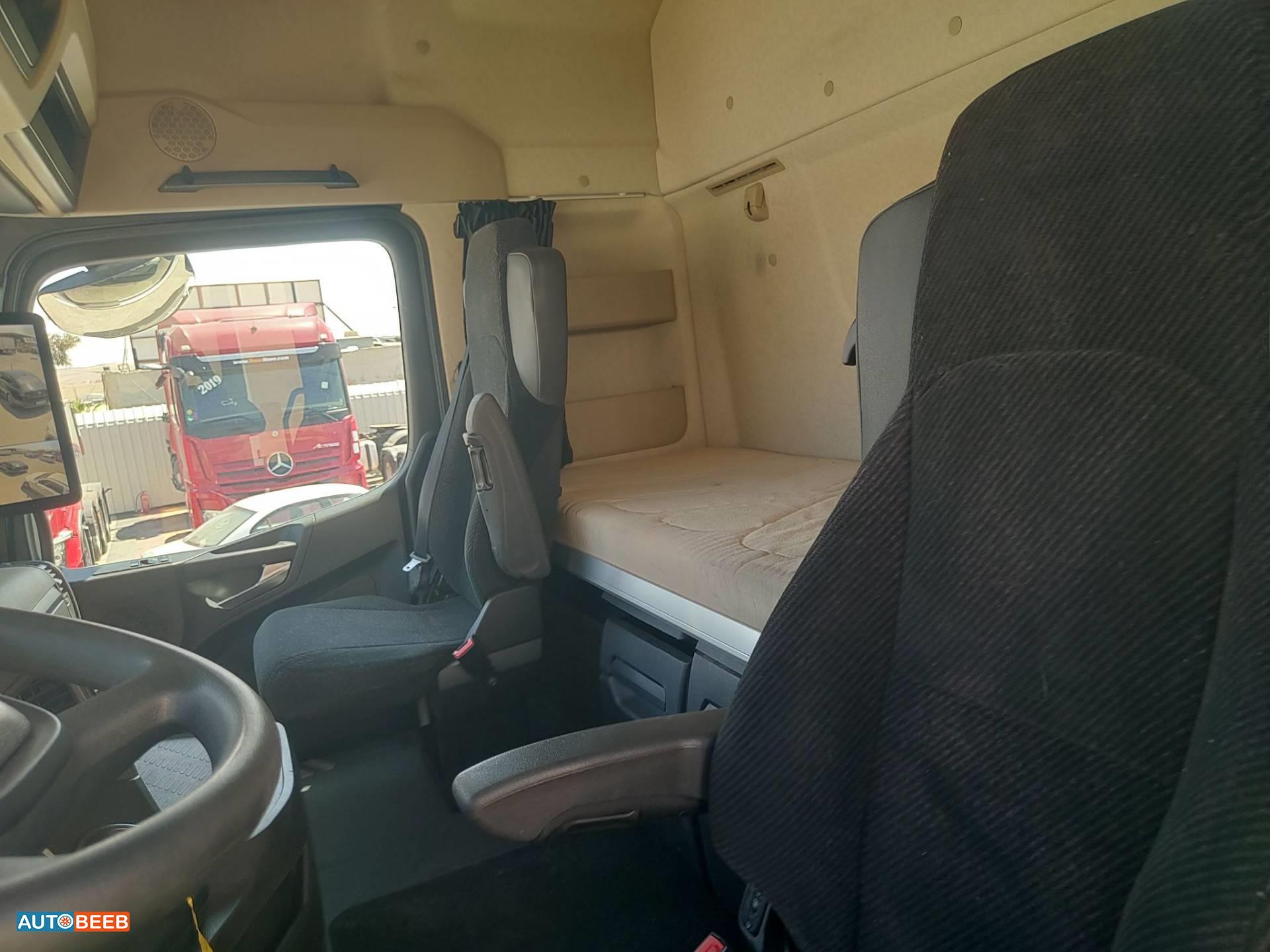 Tractor Unit Mercedes Benz 2023