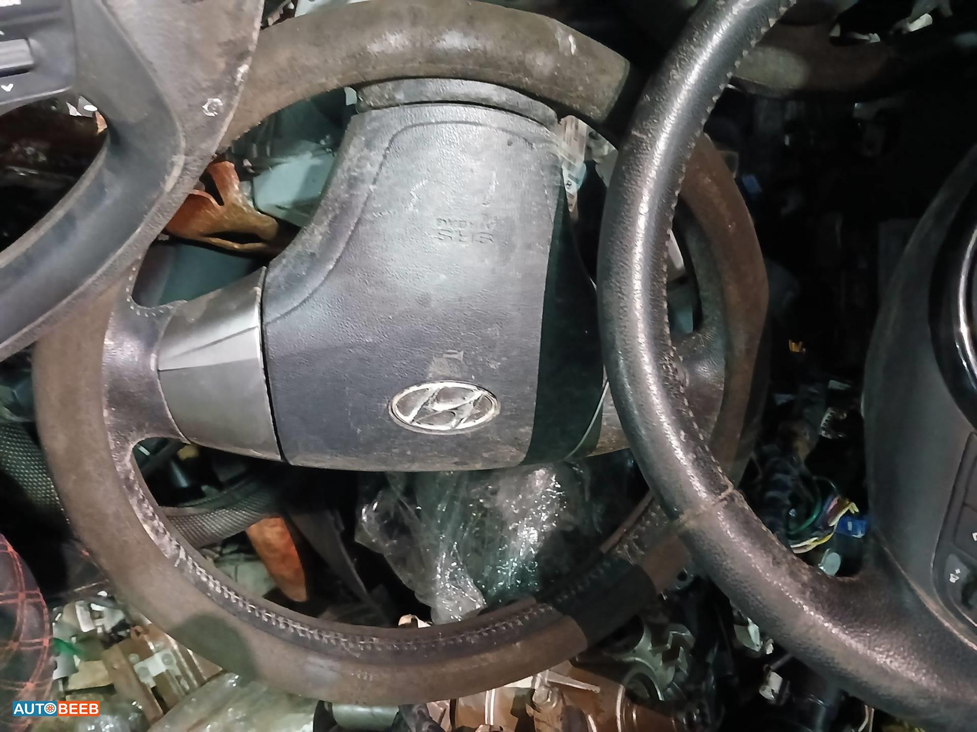 Cabin  Steering Wheel Hyundai 