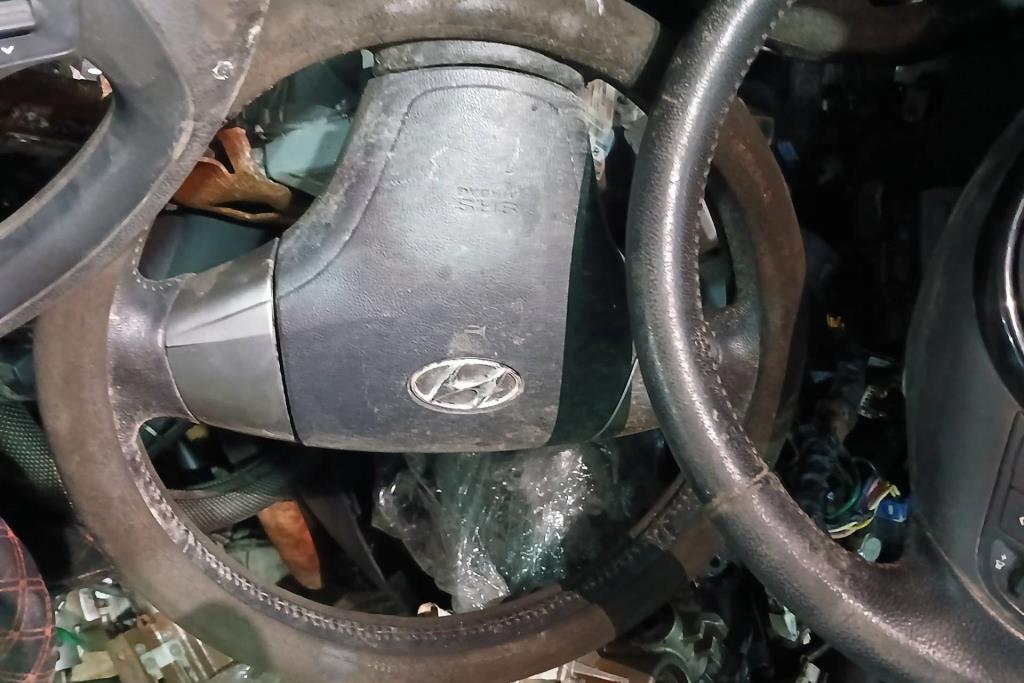 Cabin  Steering Wheel Hyundai 