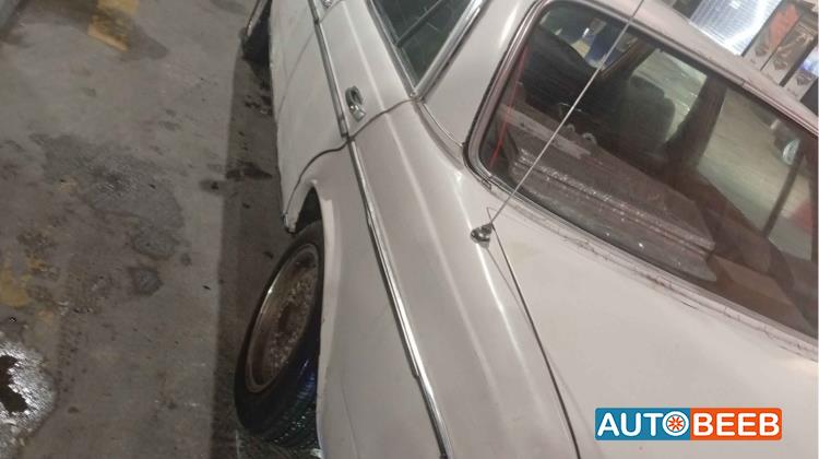 مرسيدس بنز E200 1978