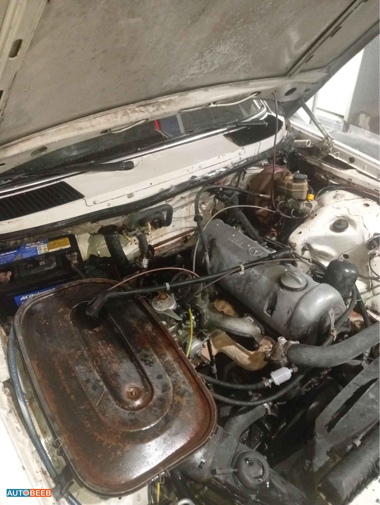 مرسيدس بنز E200 1978