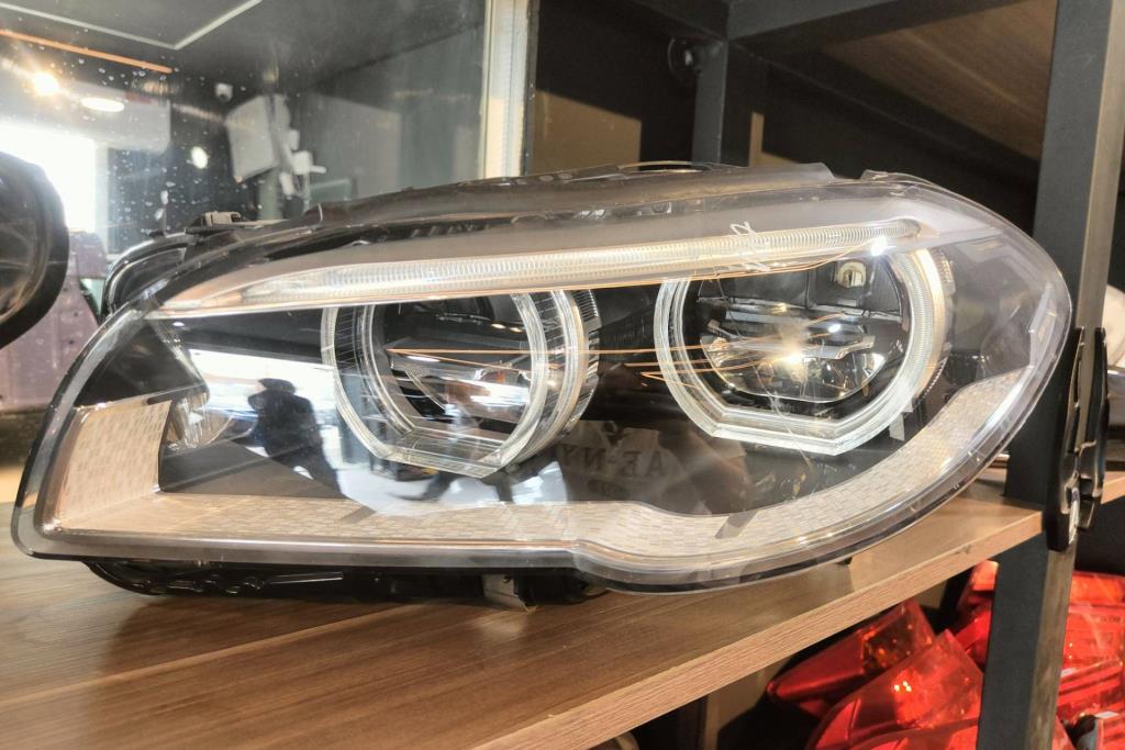 Lights Front light BMW 530